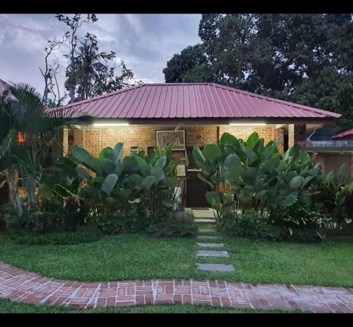 Villa Kebun Puisi Kajang Esterno foto